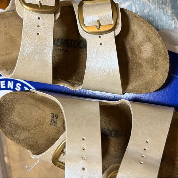 Pearlescent White Arizona Birkenstocks - Picture 2 of 6